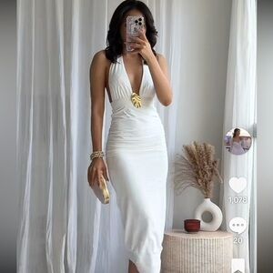 Spring 🌺 NWT ZARA  BLOGGER FAV DRAPED HALTER  L
🚨 My prices are firm no discount